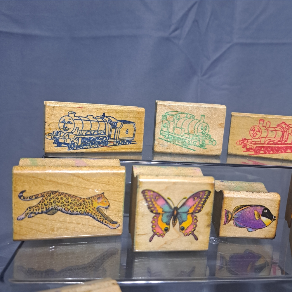 VTG Lot Of 14 Wooden Rubber Stamps Thomas Train Wildlife Animals Kids Clifford - Picture 2 of 6